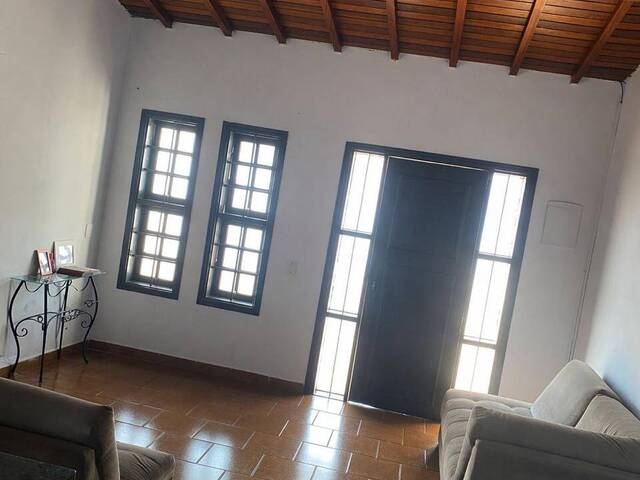 Casa para Locação em Cabreúva - 2